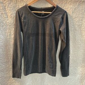 Zyia black heather performance t-shirt.  Size Small